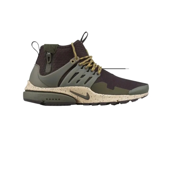 Nike Green and Cream Sneakers with High Collar and Secure Fit